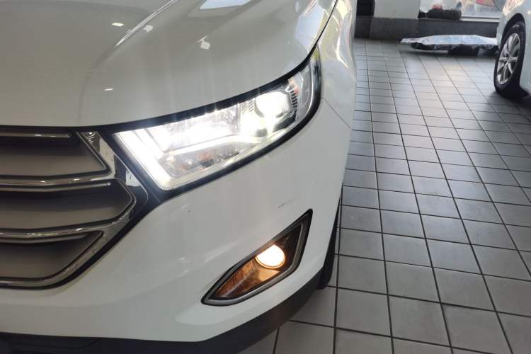 Used Ford Edge 2016 EcoBoost 245 Two-Wheel-Drive Titanium 5-Seater
