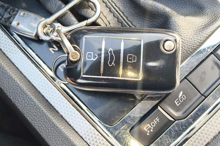 Used Roewe i6 2017 20T Automatic Flagship Edition
