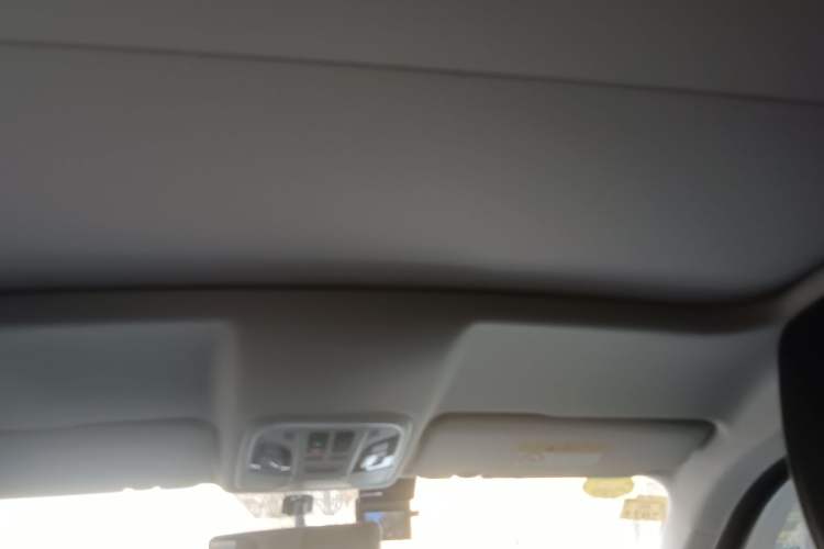 Used Wey VV5 2021 1.5T Two-Wheel Drive Color Pioneer
