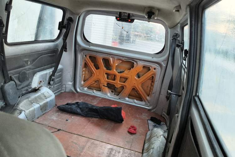 Used Wuling Rongguang V 2015 1.5L Standard Version
