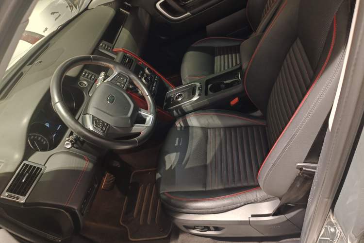 Used Land Rover Discovery Sport 2019 240 PS SE Dynamic Version China VI Standard Left Front Seat