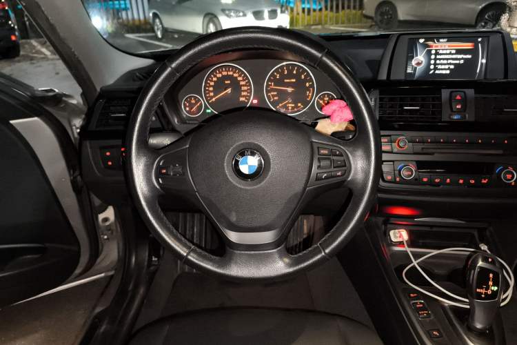 Used BMW 3 Series 2015 320Li Luxury Edition Fashion Model
