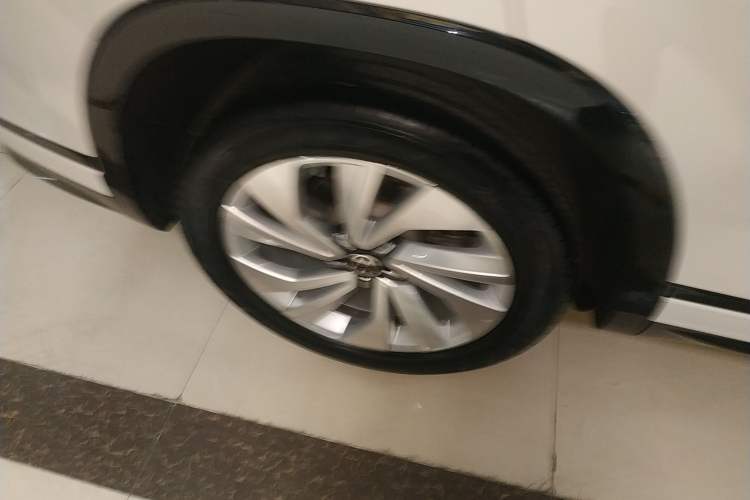 Used Volkswagen Tayron X 2020 330TSI Two-Wheel Drive Luxury Smart Connectivity Version Right Rear Wheel Hub