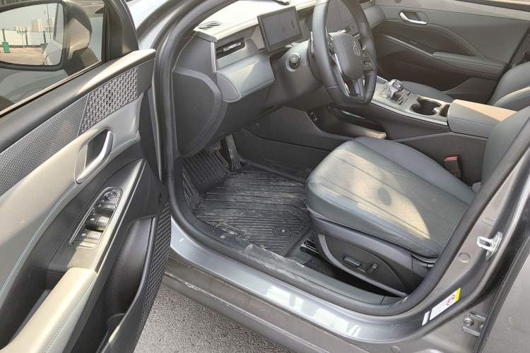 Used BYD Qin PLUS 2025 DM-i Smart Drive 55KM Beyond Model
