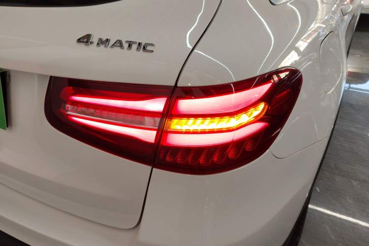 Used Mercedes-Benz GLC 2016 GLC 300 4MATIC Dynamic Model