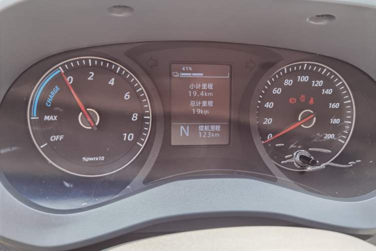 Used Wuling Yangguang 2025 Model 400km Bus Edition—Comfort Edition
