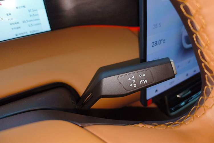 Used Dongfeng Aeolus Aeolus L8 2025 Model 185KM Dream Edition
