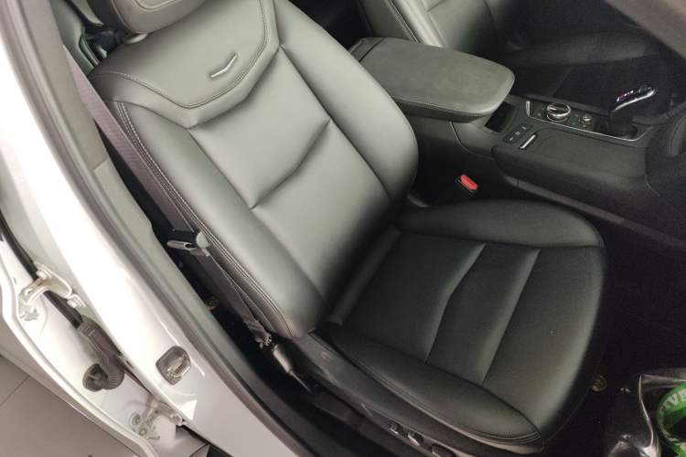 Used Cadillac XT5 2022 2.0T Two-Wheel Drive Luxury Version
