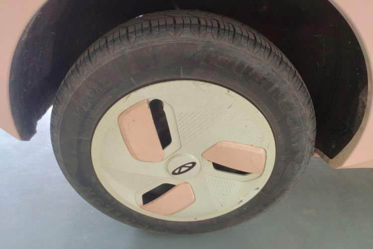 Used Chery QQ Ice Cream 2022 170km Sundae Phosphate Lithium-Ion Exterior 5