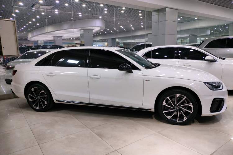 Used Audi A4L 2023 40 TFSI Luxury Dynamic Model
