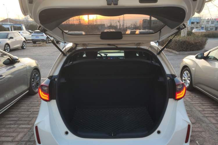 Used Honda Fit 2021 1.5L CVT Trend Edition Trunk