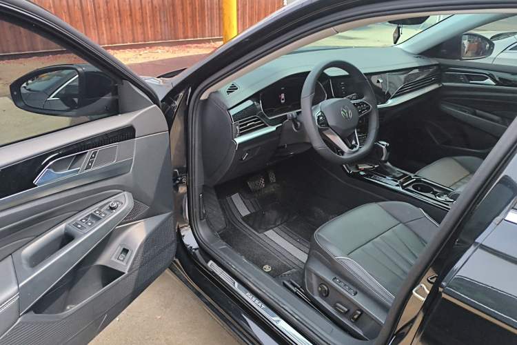 Used Volkswagen Passat 2024 330TSI Starry Elite Edition Driver Seat