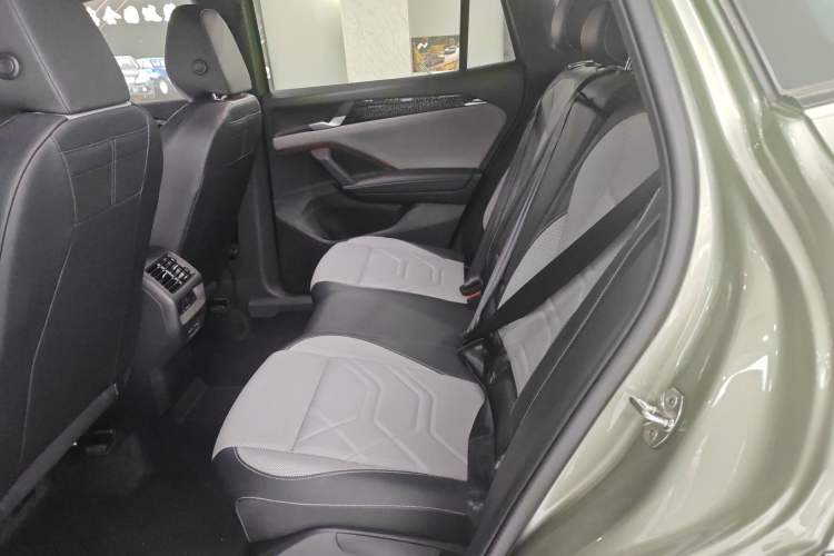 Used Volkswagen Tayron 2025 Tiguan L 380TSI 4Motion Luxury
