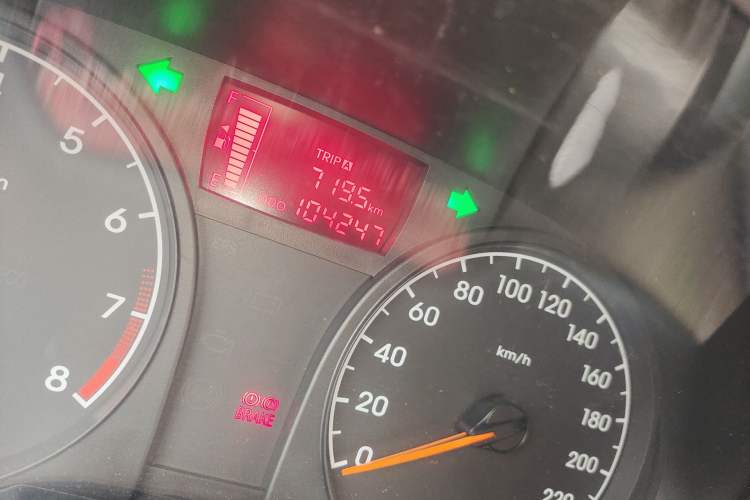Used Hyundai Verna Ray 2014 1.4L Manual GL Odometer Close Up