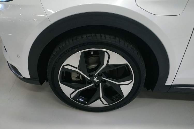 Used ARCFOX Alpha T 2023 688E+ Forest Edition 160kW
