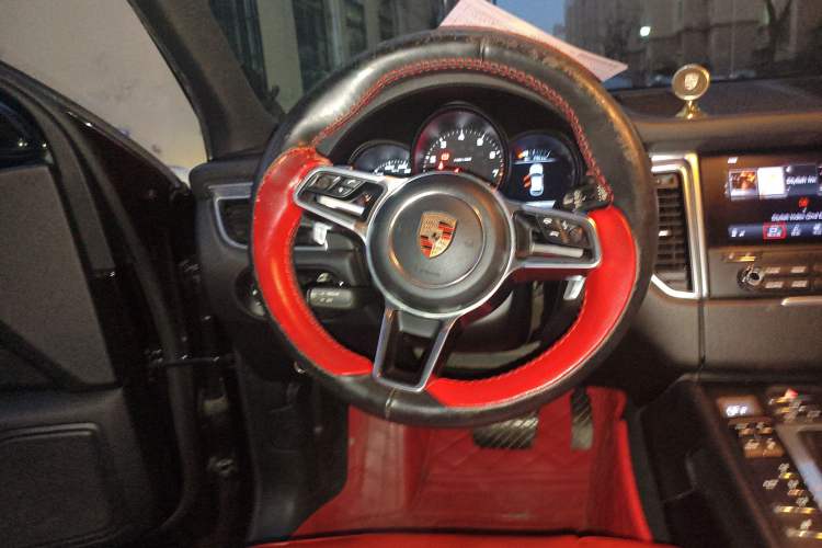 Used Porsche Macan 2017 Macan 2.0T Steering Wheel