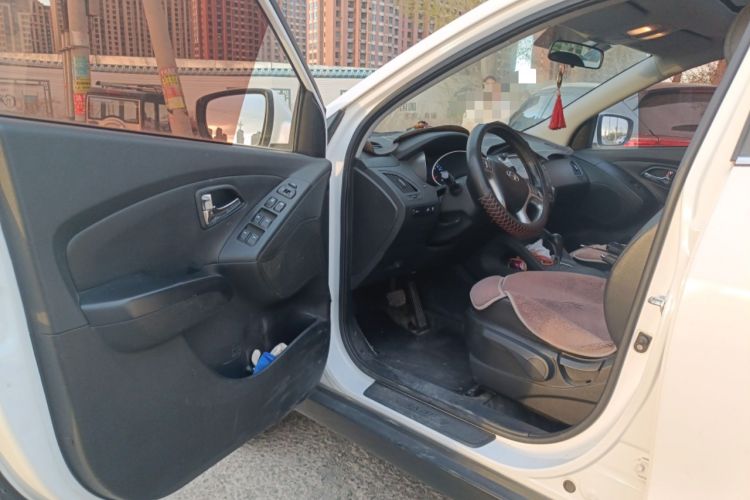 Used Hyundai ix35 2015 2.0L Automatic 2WD Smart Version China V Standard
