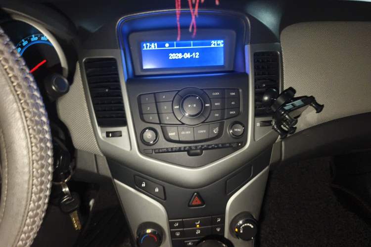 Used Chevrolet Cruze 2011 1.8L SE Automatic Audio And AC Panel