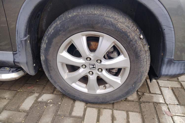 Used Honda CR-V 2012 2.0L two-wheel drive urban version Right Front Wheel Hub