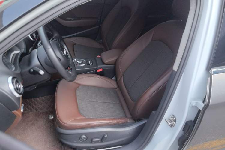 Used Audi A3 2014 Limousine 40 TFSI S line Comfort Model