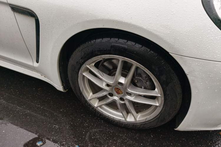 Used Porsche Panamera 2014 Panamera 4 3.0T Right Front Wheel Hub