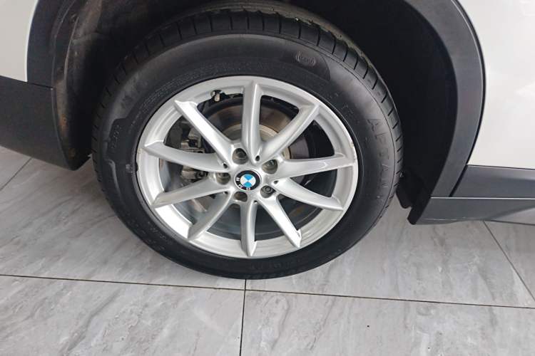 Used BMW X1 2016 sDrive18Li Fashion Model Right Rear Wheel Hub