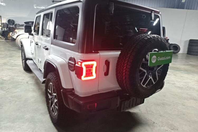 Used Jeep Wrangler 2024 2.0T Sahara Four-Door Edition
