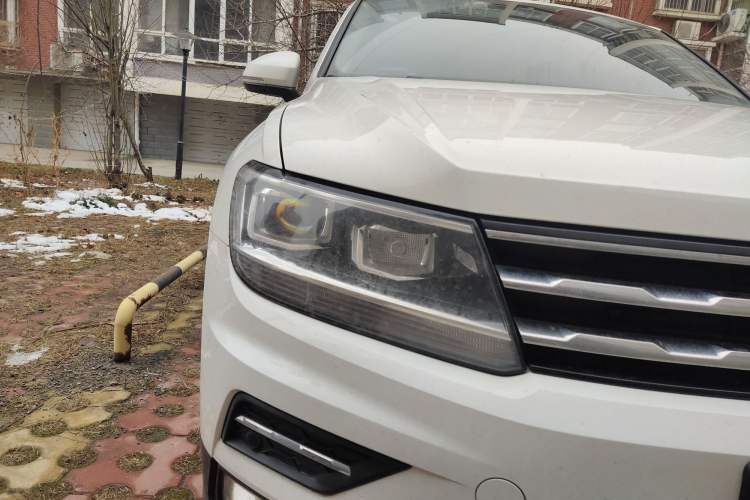 Used Volkswagen Tiguan L 2019 330TSI Automatic Two-Wheel Drive Smart Luxury Version China VI Standard Right Front Headlight