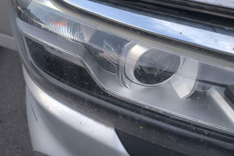 Used Jinbei Hiace King 2021 2.0L City Transport King Series Express Model Standard Top 6-Seater 1TZS
