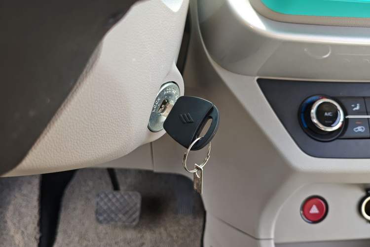 Used JMEV Xiao Qilin 2023 Joyful Edition 201km Comfort Model Interior 1