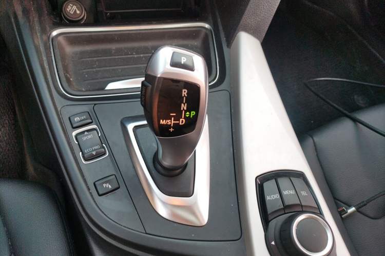 Used BMW 3 Series 2015 320i Luxury Line Stylish Edition