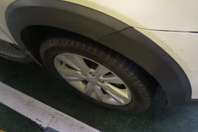 Used Chevrolet Captiva 2014 2.4L 4x4 Flagship Edition 7 Seats Right Front Wheel Hub