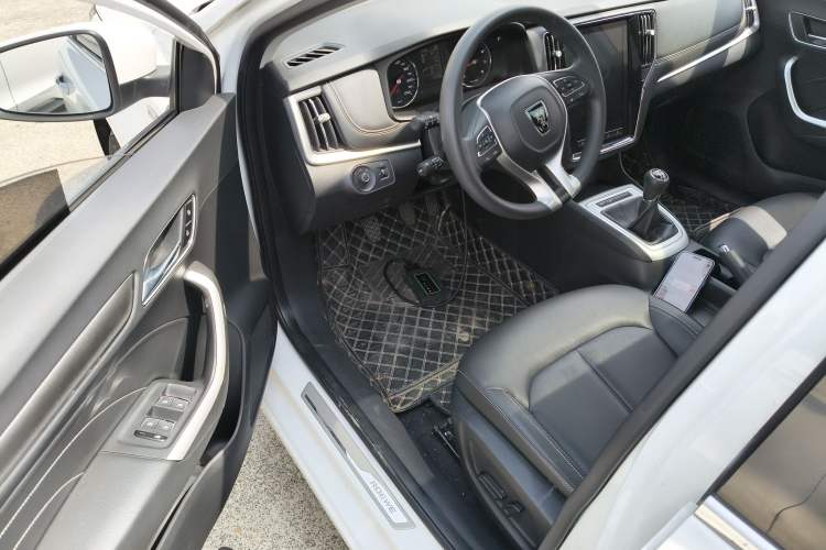 Used Roewe i6 2020 PLUS 1.6L Manual 4G Connect Glory Flagship Edition