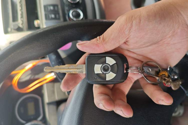 Used FORTHING Lingzhi 2013 M5 Q7 2.0L 7-Seater Long-Wheelbase Comfort Model Vehicle Key