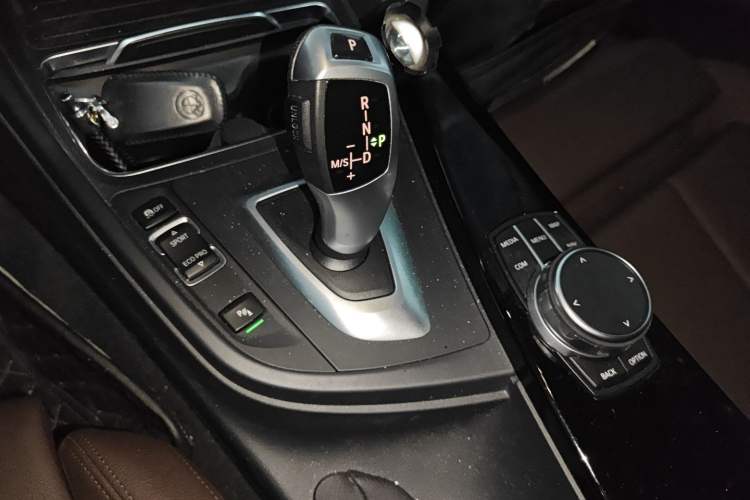 Used BMW 3 Series 2019 320Li Fashion Model
