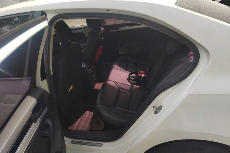 Used Volkswagen Sagitar 2018 280TSI DSG Comfort Model Left Rear Seat