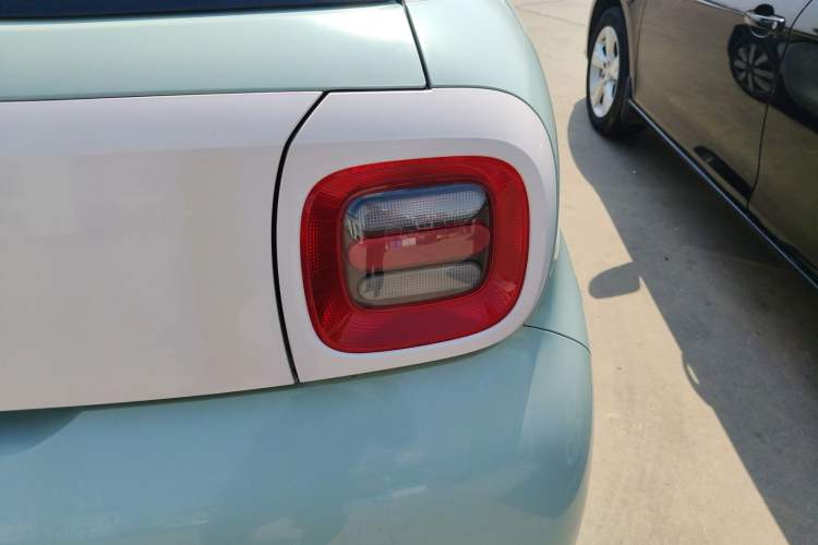 Used ORA Black Cat 2021 351 km Luxury Version Right Rear Taillight