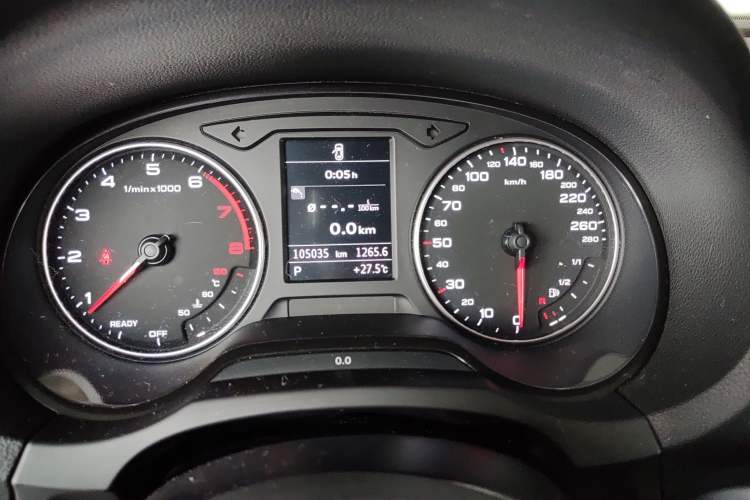 Used Audi A3 2015 Limousine 35 TFSI Millionth Anniversary Intelligent Leading Model Odometer Close Up