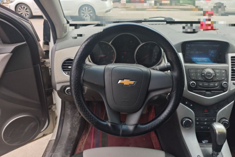 Used Chevrolet Cruze 2013 1.8L SE AT Steering Wheel