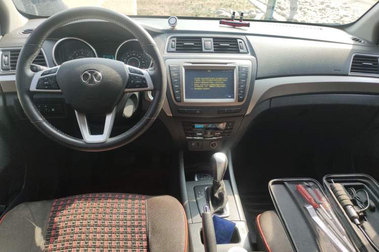 Used BAIC Senova X65 2015 2.0T Automatic Elite Model
