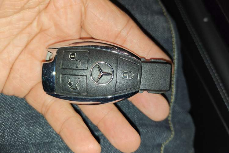 Used Mercedes-Benz GLC 2018 Facelift GLC 260 4MATIC Luxury Edition
