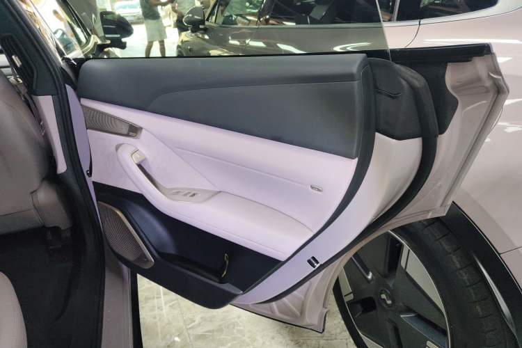 Used ONVO L60 2024 60 kWh All-Wheel Drive