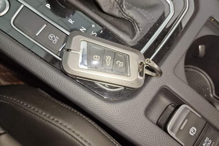 Used Volkswagen Magotan 2018 Facelift 330TSI DSG Luxury Model Vehicle Key