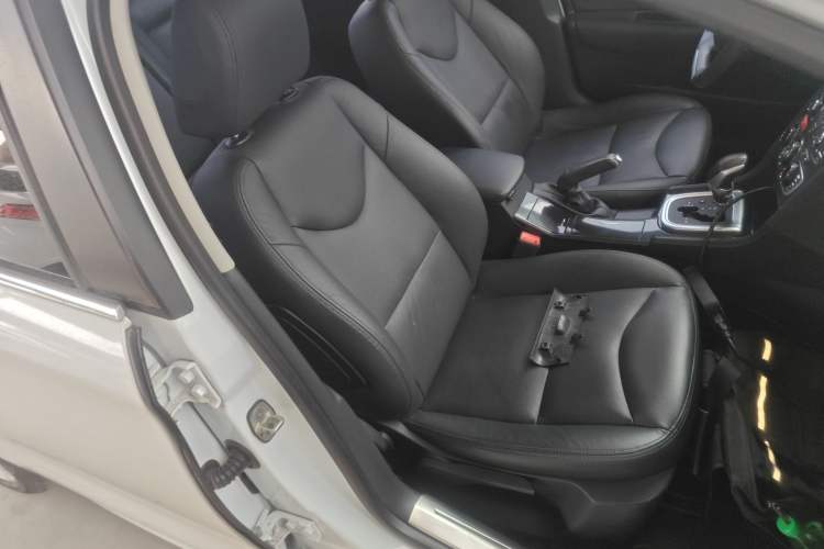 Used Citroen C4L 2014 1.6THP Intelligent Drive Automatic Dynamic Model
