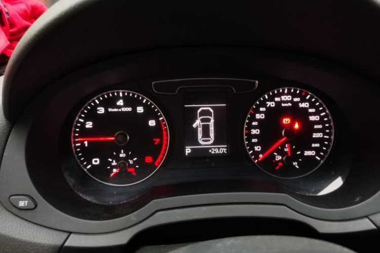 Used Audi Q3 2018 30th Anniversary Edition 30 TFSI Fashion Model Instrument Cluster