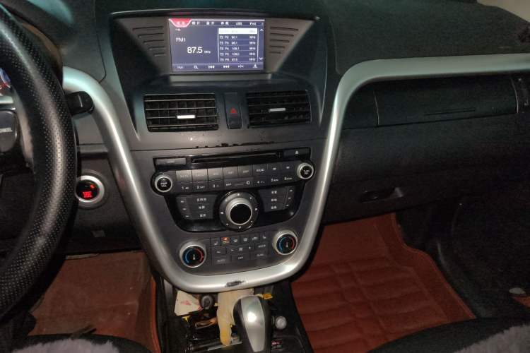 Used Bestune X80 2013 2.3L automatic flagship version