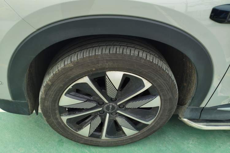 Used BYD Song PLUS New Energy 2025 EV Intelligent Driving Version 520km Premium Model Exterior 4