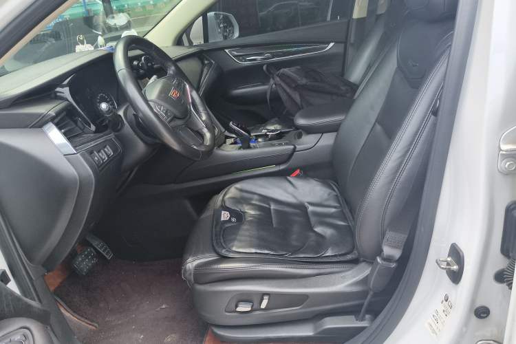 Used Cadillac XT5 2018 25T Luxury Model Left Front Seat