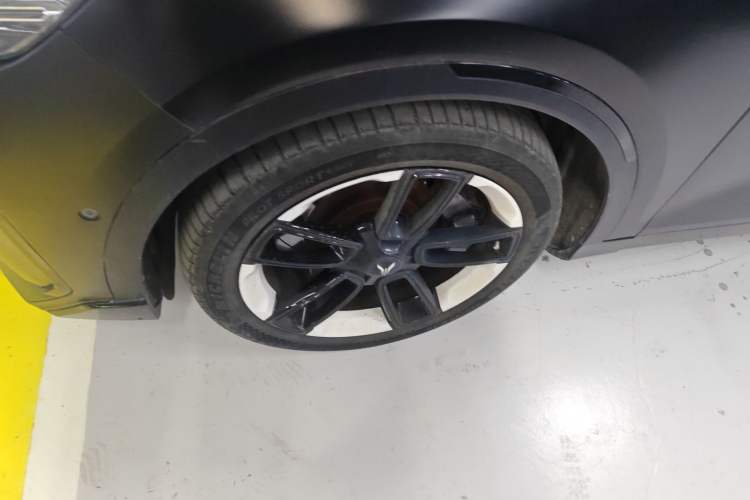 Used VOYAH FREE 2022 DNA Pure Electric Model Left Front Wheel Hub