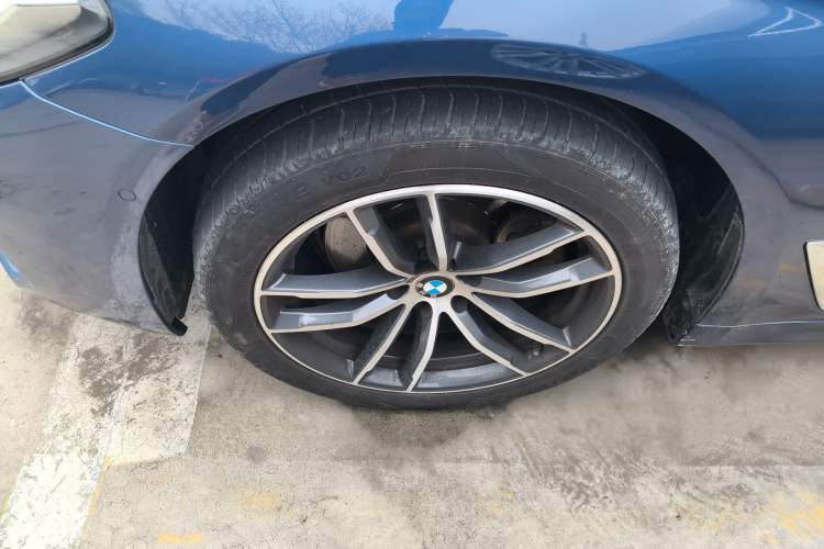 Used BMW 5 Series 2021 525Li M Sport Package Left Front Wheel Hub